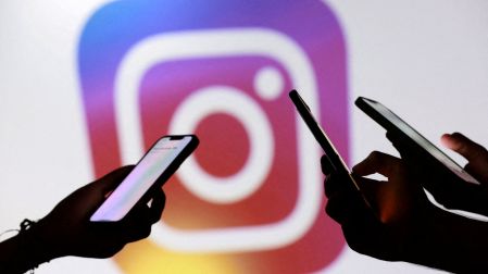 Padres y autoridades en Estados Unidos intensifican la presión sobre las redes sociales por sus efectos en jóvenes.
