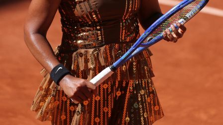 La ropa de Naomi Osaka en el partido en Roland Garros inspirada en la Torre Eiffel