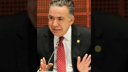 Enrique Inzunza solicitó licencia al Senado tras orden de extradición de Estados Unidos por presuntos vínculos con el cártel de Sinaloa.
#EnriqueInzunza #estadosunidos #noticias