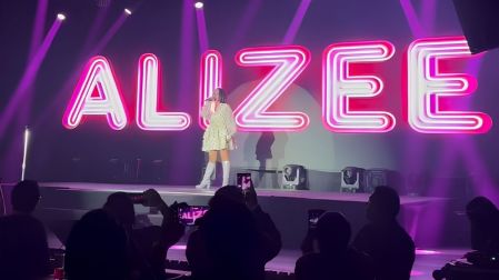 La cantante francesa ofreció un concierto de menos de una hora en La Maraka.