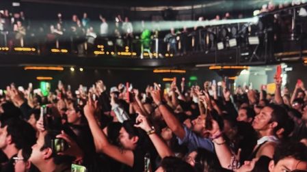 “Moi… Lolita” y “J’en ai marre” fueron las canciones más coreadas de la noche.
