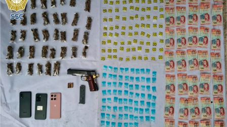 Los elementos de la policía capitalina se acercaron a la unidad para descartar que se cometiera un delito