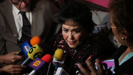 Carmen Salinas no pudo defenderse de las acusaciones en su contra.