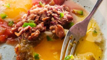 Receta de huevos divorciados