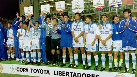Cruz Azul disputó la final de la Copa Libertadores del 2001 con Álvarez Cuevas como presidente