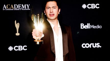 Hudson Williams, protagonista de Heated Rivarly