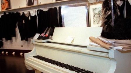 A 99 años del nacimiento de Marilyn Monroe: la historia del piano que acabó en manos de Mariah Carey