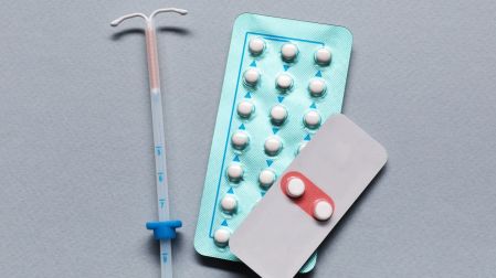 ¿Todas las mujeres pueden usar anticonceptivos hormonales?