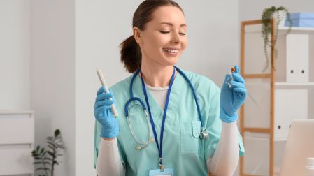 ¿Todas las mujeres pueden usar anticonceptivos hormonales?