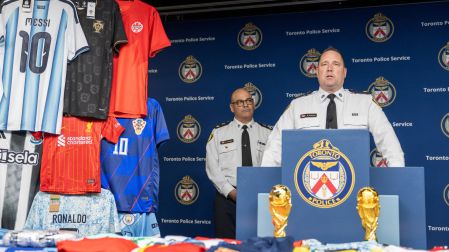La policía de Toronto anuncia el decomiso más grande de piratería en el país
