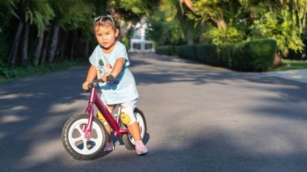 Bicicletas de equilibrio: qué son, beneficios y a qué edad usarlas