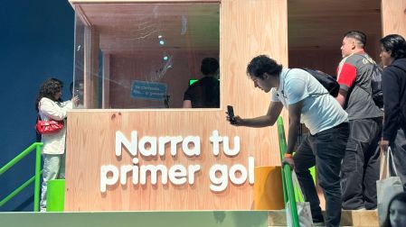 Una de las atracciones ofrecerá a los niños la oportunidad de narrar un gol como en la televisión.