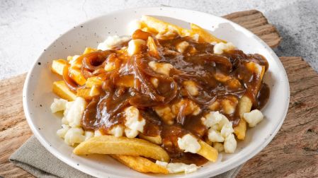 Receta de poutine canadiense