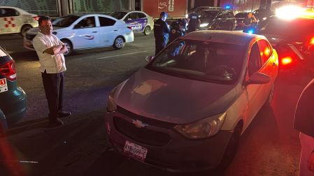Un auto resultó con daños.
