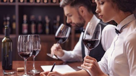 ¿Qué es un sommelier?