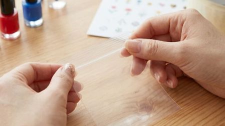 ¿Cómo hacer stickers de uñas caseros? Diseños elegantes, dulces y únicos
