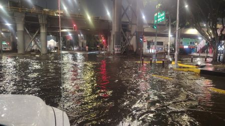 Un encharcamiento de aproximadamente 250 metros de espejo.