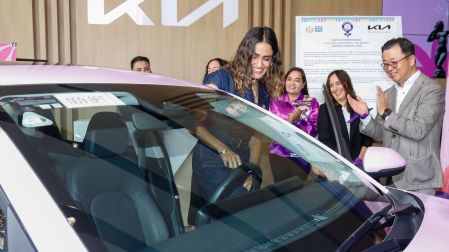 Ciudad de Mexico.04 junio 2026.KIA Campus CDMX.La alcaldesa Alessandra Rojo de la Vega llevo a cabo la instalacion del Punto Violeta numero 500. La acompanaron, Sehyun Park, CX, OW & DD Executive Advisor KIA Mexico, y Berenice Trevino, Sales Admin Senior Manager KIA Mexico.Foto: Eduardo Jimenez Fernandez / @LaloJimenezF22