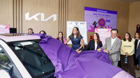 Ciudad de Mexico.04 junio 2026.KIA Campus CDMX.La alcaldesa Alessandra Rojo de la Vega llevo a cabo la instalacion del Punto Violeta numero 500. La acompanaron, Sehyun Park, CX, OW & DD Executive Advisor KIA Mexico, y Berenice Trevino, Sales Admin Senior Manager KIA Mexico.Foto: Eduardo Jimenez Fernandez / @LaloJimenezF22