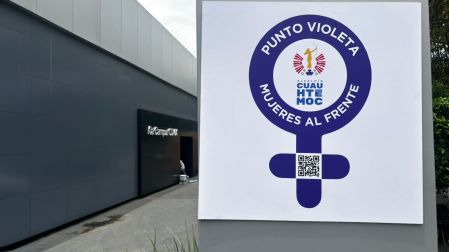 Ciudad de Mexico.04 junio 2026.KIA Campus CDMX.La alcaldesa Alessandra Rojo de la Vega llevo a cabo la instalacion del Punto Violeta numero 500. La acompanaron, Sehyun Park, CX, OW & DD Executive Advisor KIA Mexico, y Berenice Trevino, Sales Admin Senior Manager KIA Mexico.Foto: Eduardo Jimenez Fernandez / @LaloJimenezF22