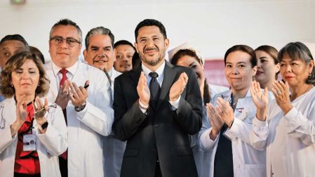Martí Batres Guadarrama, director general del ISSSTE.