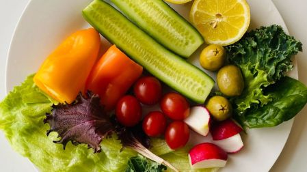 ¿Cómo sé si le falta hierro, calcio o vitaminas a mi hijo?