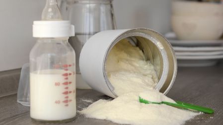 ¿Cómo sé si le falta hierro, calcio o vitaminas a mi hijo?