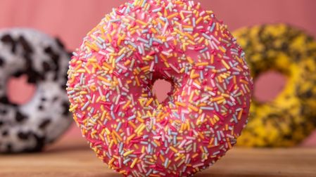 ¿Cómo manejo los dulces y la comida chatarra sin volverlos una obsesión para mi hijo?