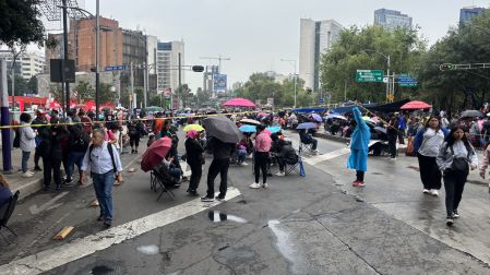 Algunas consigas se escuchaban a lo lejos desde algunos puntos del bloqueo
