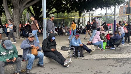 Algunas consigas se escuchaban a lo lejos desde algunos puntos del bloqueo