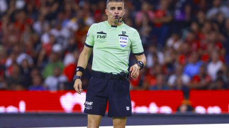 Fernando Hernández en un partido de la Liga MX