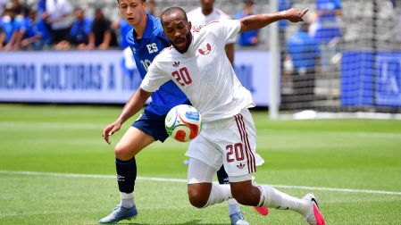 La selección de Qatar se convirtió en el primer anfitrión en perder el partido inaugural en un Mundial