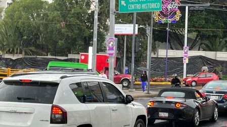 La instalación ocurre luego del retiro de la figura monumental de “Ajologol” que llamó la atención de los asistentes al estadio