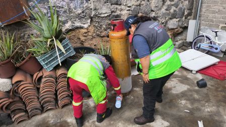 Personal de la Secretaría de Gestión Integral de Riesgos y Protección Civil realizó el lavado del área con jabón y cloro,