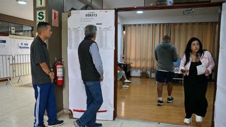 Peruanos eligen nuevo presidente