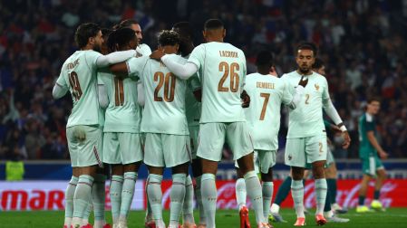 Jugadores de la Selección de Francia festejando la victoria