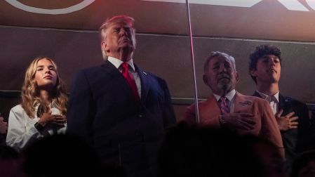 Trump recibió abucheos por parte del público del MSG.