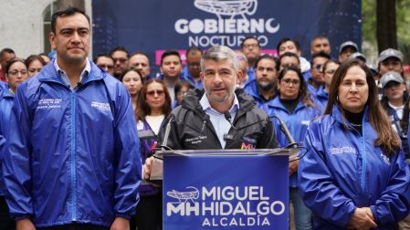 Mauricio Tabe presenta el Gobierno Nocturno MH acompañado por integrantes de su gabinete, como parte del operativo de seguridad en Miguel Hidalgo.
