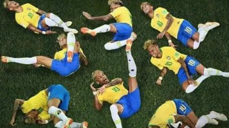 Neymar se convirtió en meme por sus exageradas piruetas cuando recibía fala-
