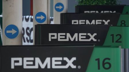 Nueva fuga de hidrocarburos: Pemex reporta derrame de combustóleo en Oaxaca.