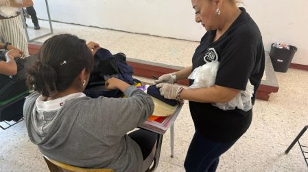 Policías realizan un operativo al interior del CBTIS 130 de Durango