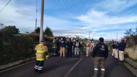 Al lugar arribaron elementos de Protección Civil estatal y municipal, corporaciones policiacas, bomberos y personal de Pemex
