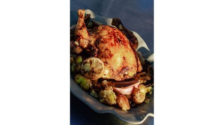 Noma ofrece platillos de alta cocina.