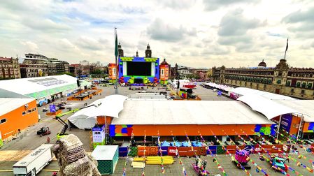 Fan Fest Zócalo CapitalinoCiudad de MÈxico a 10 de Junio del 2026Todo listo para el Fan Fest del ZÛcalo capitalino, mientras los maestros est·n apostados en los alrededores a la plancha capitalina. Foto Mateo Reyes Arellano