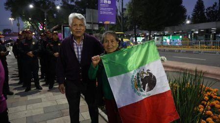 Aficionados llegar al Estadio Ciudad de México