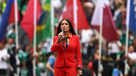 Salma Hayek dio las palabras de inicio del Mundial en México.