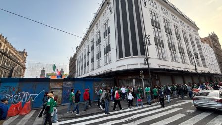 Pasado el mediodía, la algarabía dominaba la plancha del Zócalo