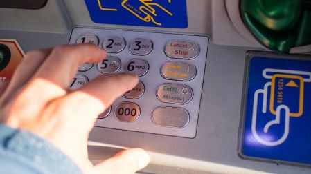 Error en cajeros automáticos del banco.