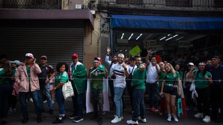 A pesar del aumento de precios, los establecimientos y los puestos en vía pública, lucían al cien por ciento