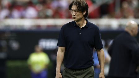 Hong Myung-bo dio crédito a sus jugadores por la remontada ante República Checa.